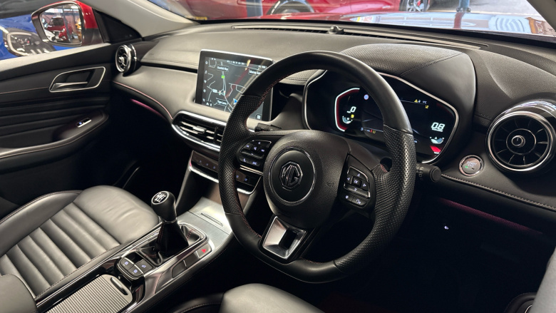 MG HS 1.5 T-GDI Trophy 5dr Petrol Hatchback